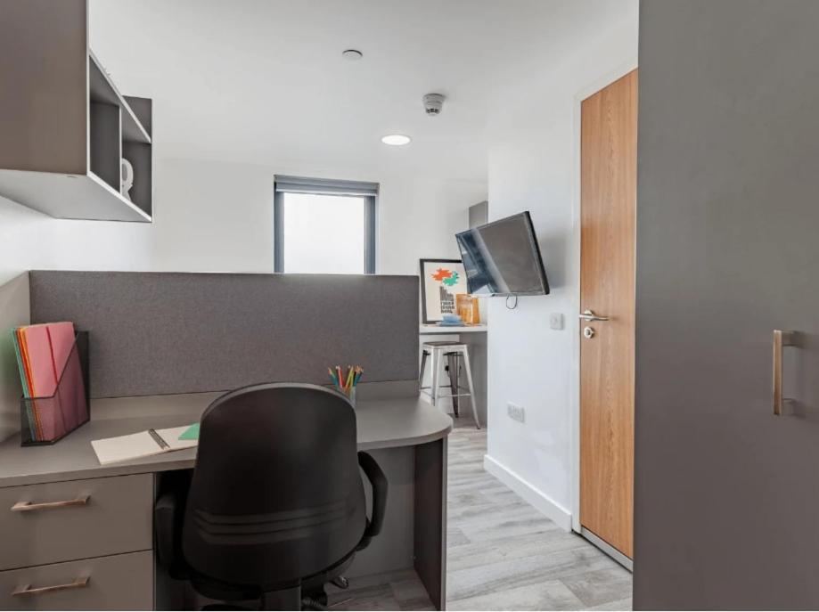 For Students Only Cosy And Private Ensuites At Oldway Centre In *